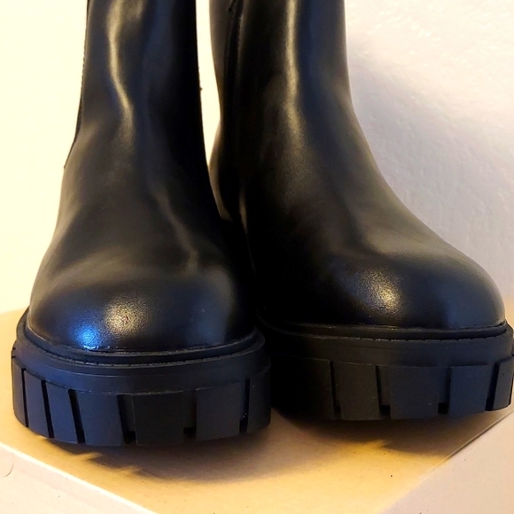 Womens Madden NYC Chunky Lug Chelsea Boits - Picture 5 of 15